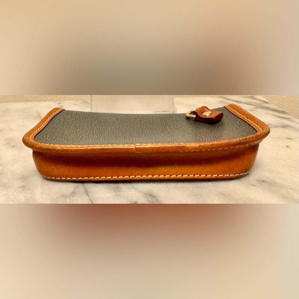 DOONEY & BOURKE Pebbled Leather Snap Wristlet  Black with Tan Trim EUC - Picture 3 of 7